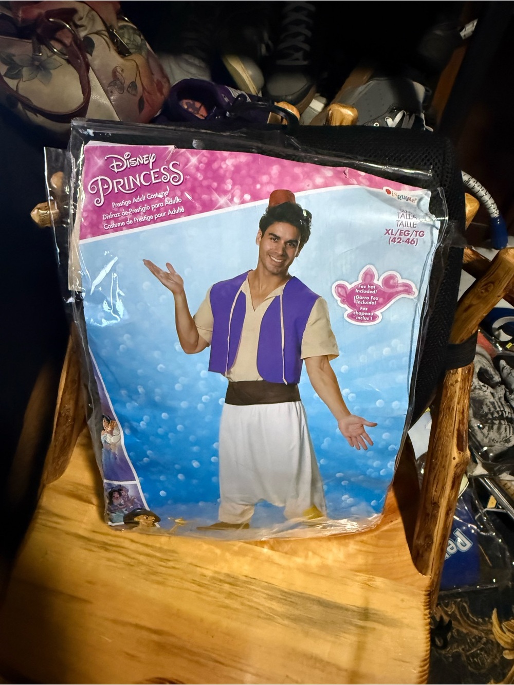 Disney aladdin
Costume size extra large